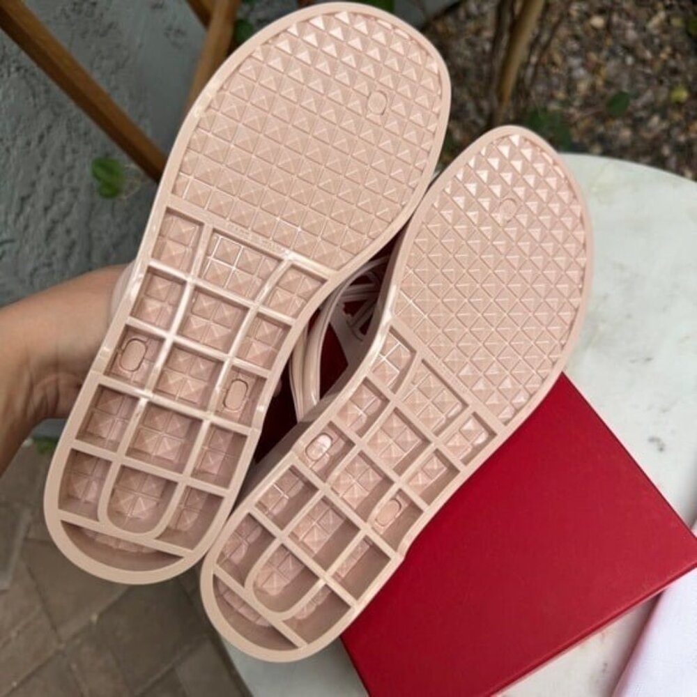 SOLD Valentino Garavani PM Logo Signature Thong Sandals - Picture 10 of 12